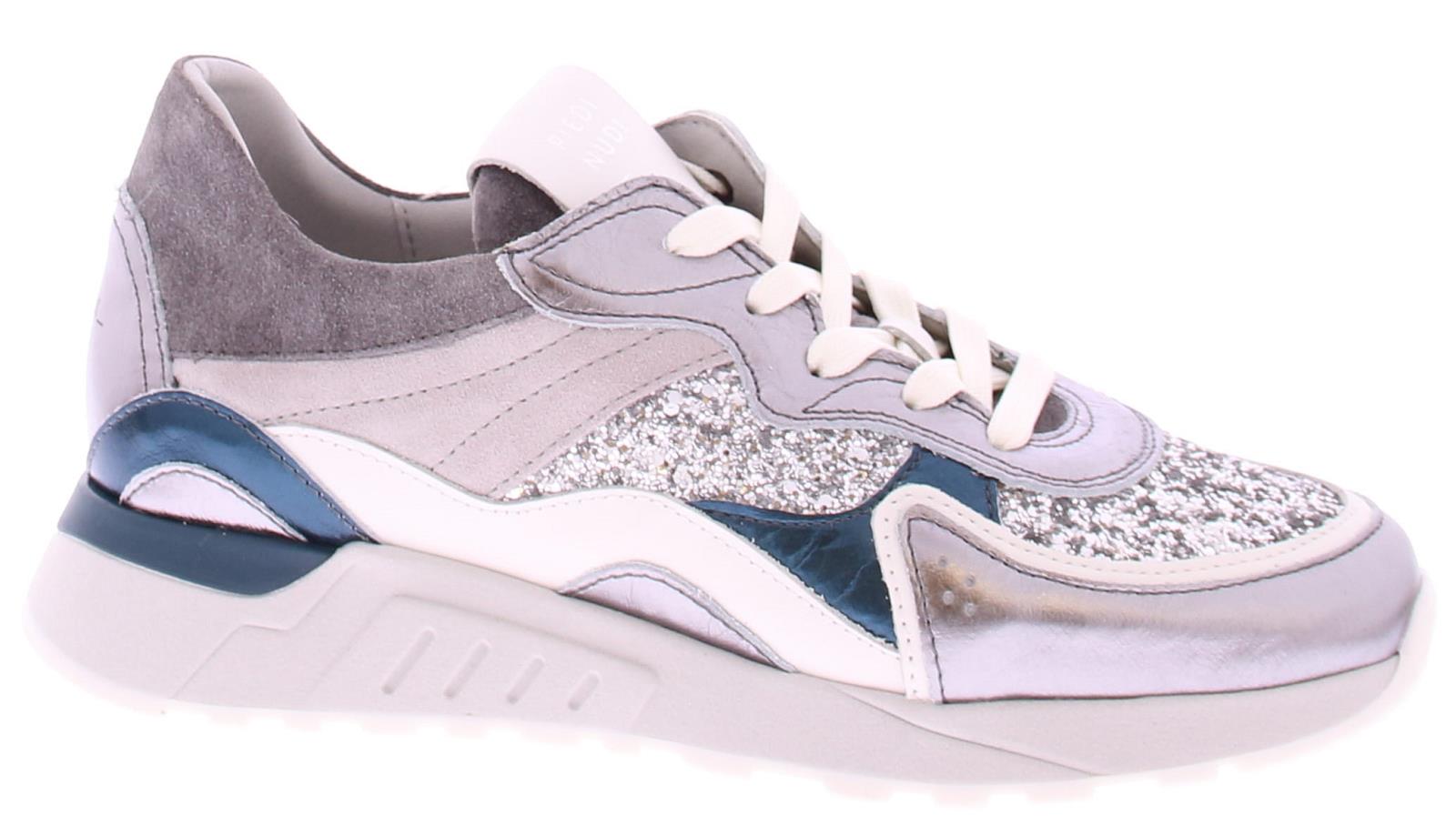 Piedi Nudi Nova 11 17